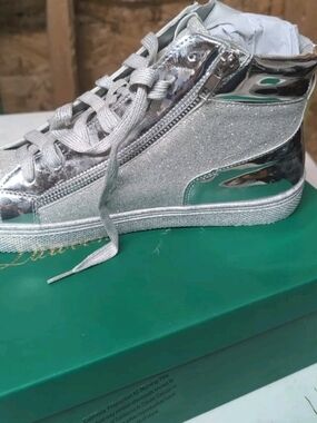 Lauren Lorraine Style Skippy Color Silver Metallic High-Top Sneakers